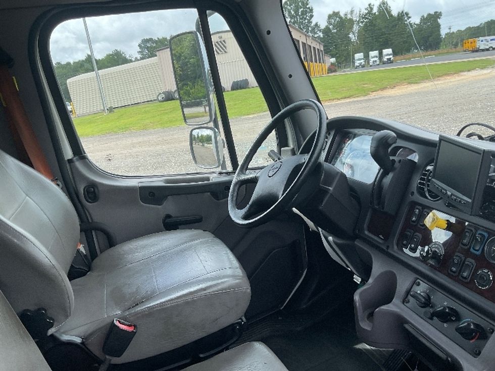 Medium Duty Box Truck-Light and Medium Duty Trucks-Freightliner-2021-M2-Albany-GA-147,955\n\t\tmiles-$ 54,500 - Image 22
