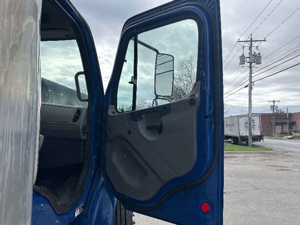 Medium Duty Box Truck-Light and Medium Duty Trucks-Freightliner-2021-M2-Albany-NY-174,334\n\t\tmiles-$ 55,250 - Image 20