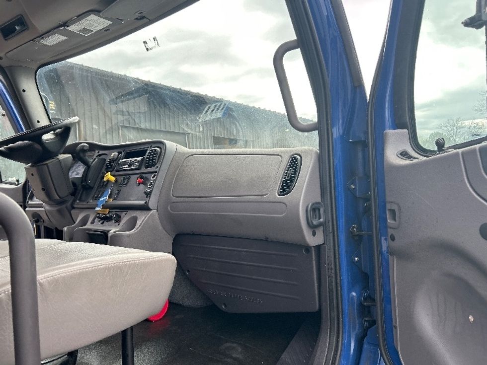 Medium Duty Box Truck-Light and Medium Duty Trucks-Freightliner-2021-M2-Albany-NY-174,334\n\t\tmiles-$ 55,250 - Image 21