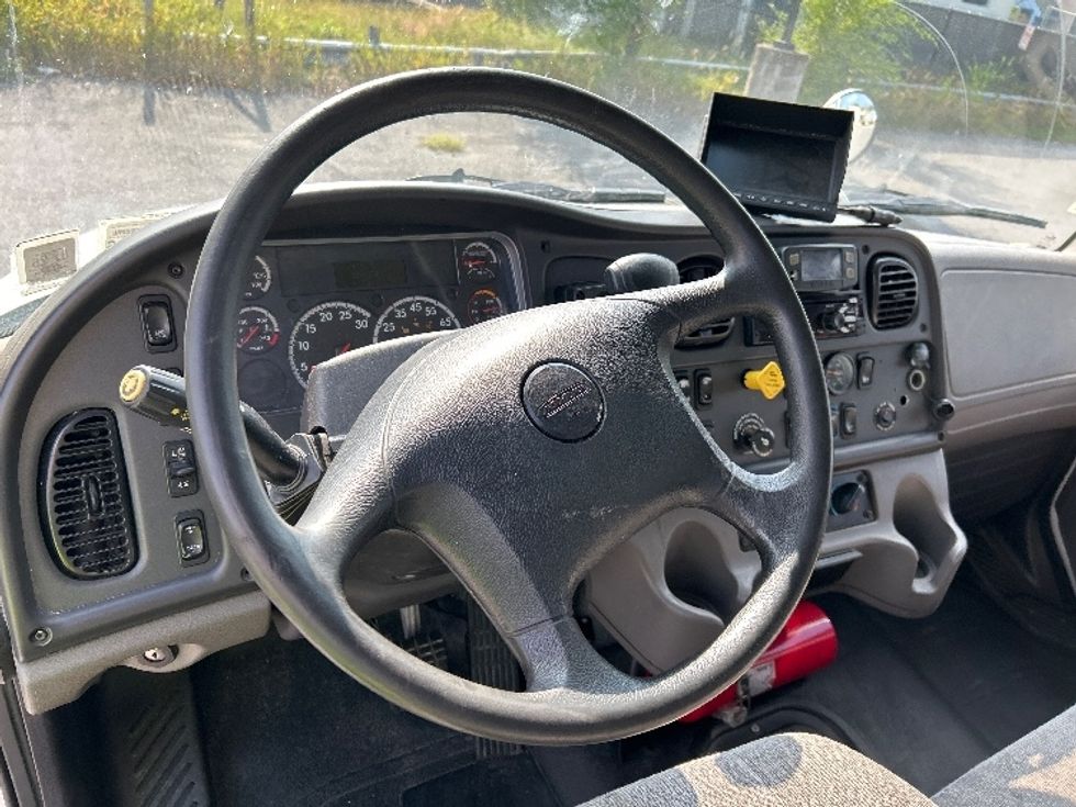 Medium Duty Box Truck-Light and Medium Duty Trucks-Freightliner-2021-M2-Albany-NY-215,621\n\t\tmiles-$ 54,000 - Image 17