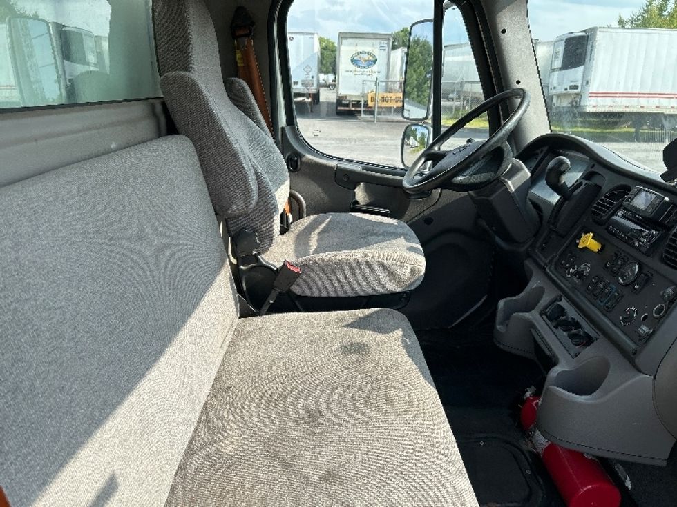 Medium Duty Box Truck-Light and Medium Duty Trucks-Freightliner-2021-M2-Albany-NY-215,621\n\t\tmiles-$ 54,000 - Image 22