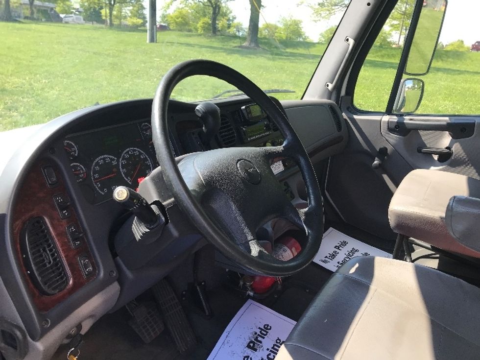 Medium Duty Box Truck-Light and Medium Duty Trucks-Freightliner-2021-M2-Allentown-PA-231,034\n\t\tmiles-$ 49,250 - Image 17