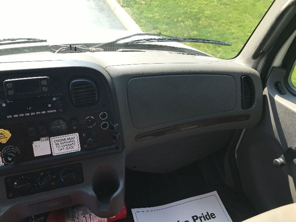 Medium Duty Box Truck-Light and Medium Duty Trucks-Freightliner-2021-M2-Allentown-PA-231,034\n\t\tmiles-$ 49,250 - Image 21