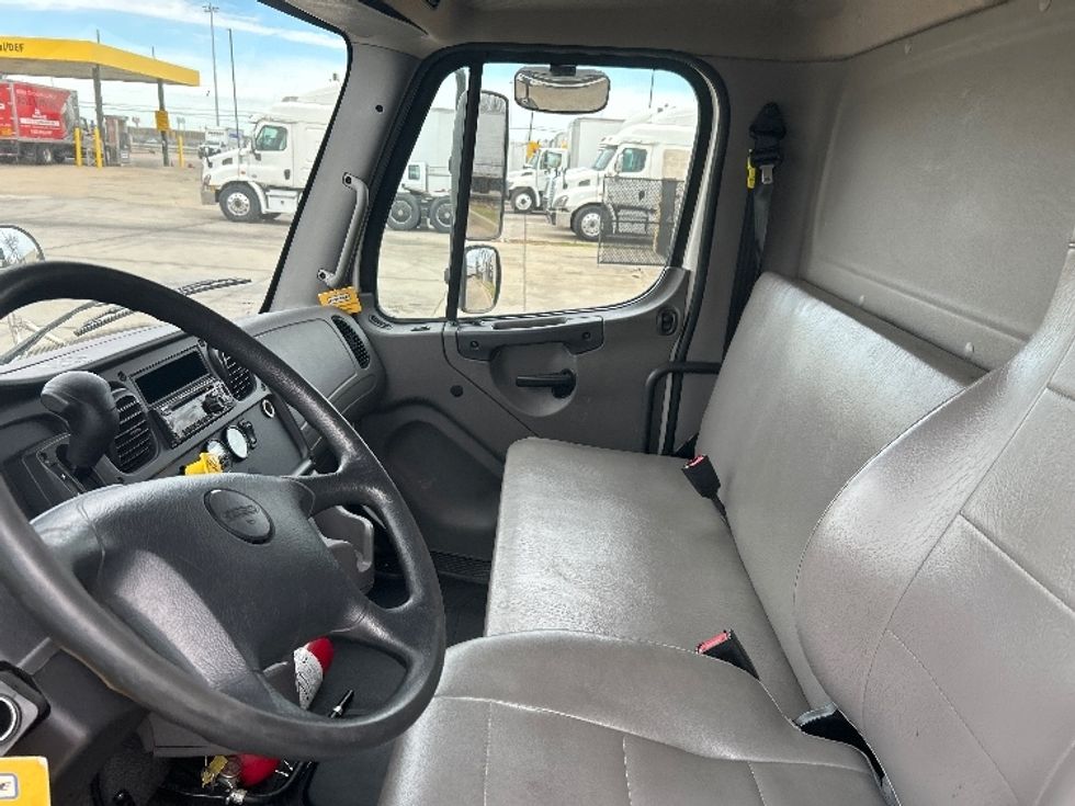 Medium Duty Box Truck-Light and Medium Duty Trucks-Freightliner-2021-M2-Arlington-TX-129,653\n\t\tmiles-$ 66,750 - Image 19