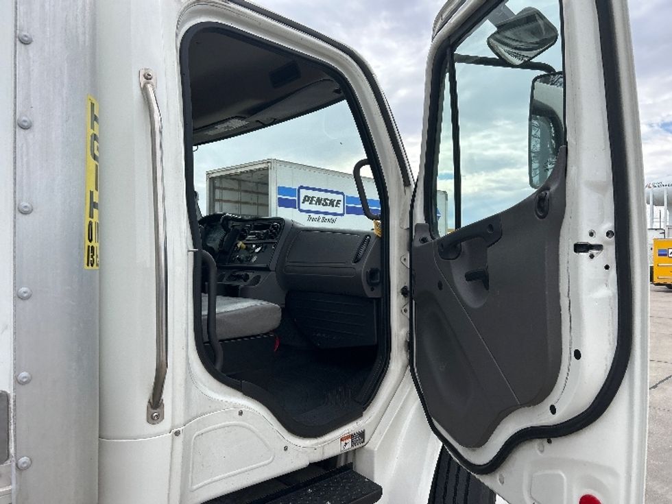 Medium Duty Box Truck-Light and Medium Duty Trucks-Freightliner-2021-M2-Arlington-TX-129,653\n\t\tmiles-$ 66,750 - Image 20