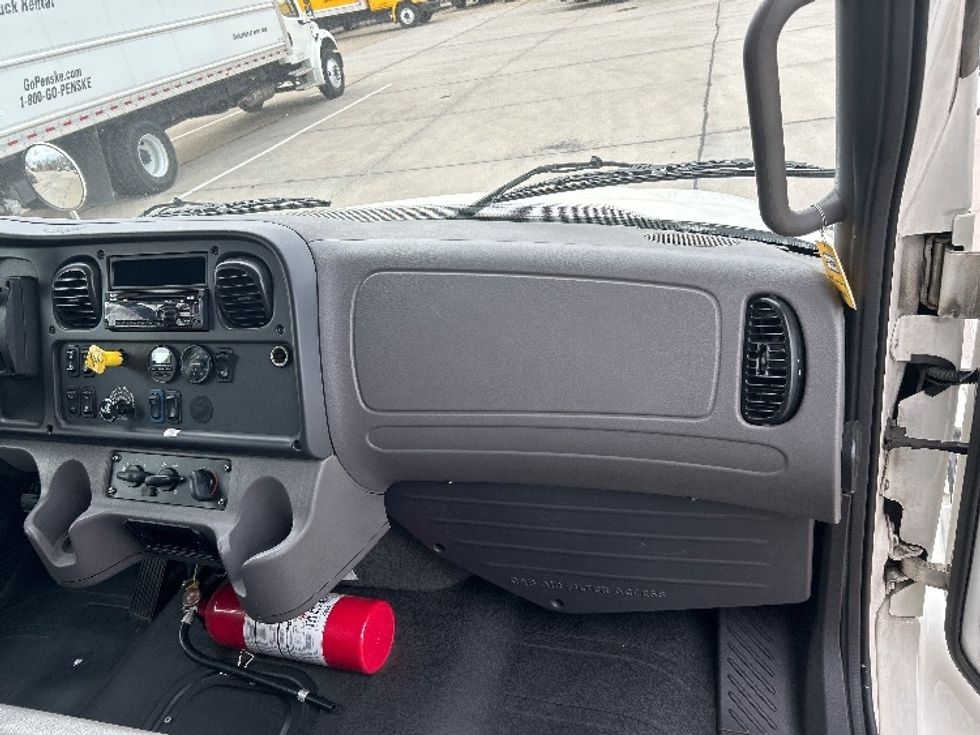 Medium Duty Box Truck-Light and Medium Duty Trucks-Freightliner-2021-M2-Arlington-TX-129,653\n\t\tmiles-$ 66,750 - Image 21