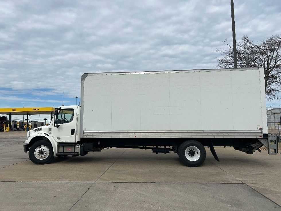 Medium Duty Box Truck-Light and Medium Duty Trucks-Freightliner-2021-M2-Arlington-TX-129,653\n\t\tmiles-$ 66,750 - Image 4