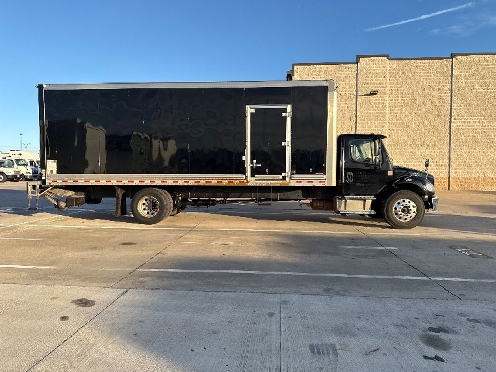 Medium Duty Box Truck-Light and Medium Duty Trucks-Freightliner-2021-M2-Arlington-TX-192,063\n\t\tmiles-$ 13,500 - Image 11