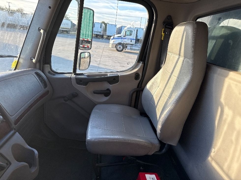 Medium Duty Box Truck-Light and Medium Duty Trucks-Freightliner-2021-M2-Arlington-TX-192,063\n\t\tmiles-$ 13,500 - Image 15