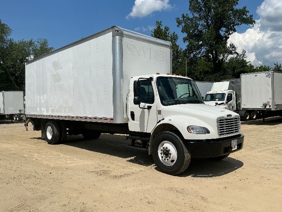 Medium Duty Box Truck-Light and Medium Duty Trucks-Freightliner-2021-M2-Asheville-NC-176,646\n\t\tmiles-$ 61,000 - Image 1