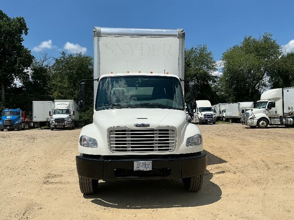 Medium Duty Box Truck-Light and Medium Duty Trucks-Freightliner-2021-M2-Asheville-NC-176,646\n\t\tmiles-$ 61,000 - Image 2
