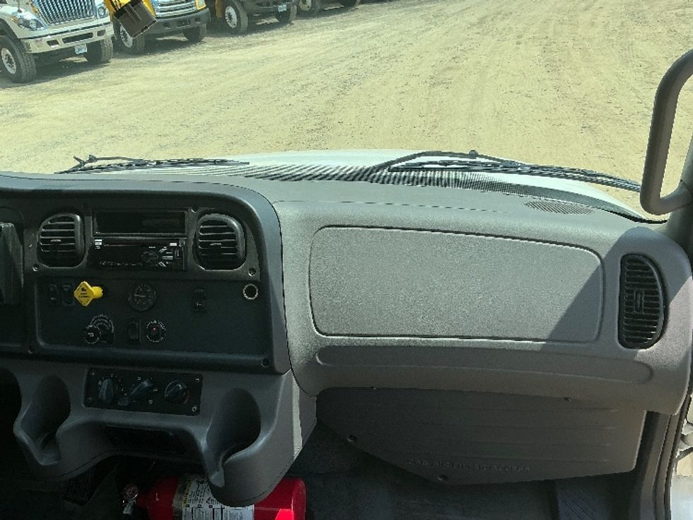 Medium Duty Box Truck-Light and Medium Duty Trucks-Freightliner-2021-M2-Asheville-NC-176,646\n\t\tmiles-$ 61,000 - Image 21