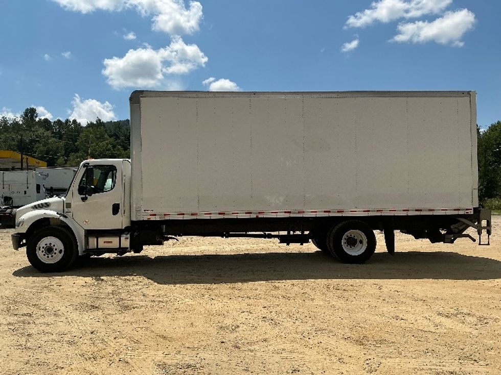 Medium Duty Box Truck-Light and Medium Duty Trucks-Freightliner-2021-M2-Asheville-NC-176,646\n\t\tmiles-$ 61,000 - Image 4