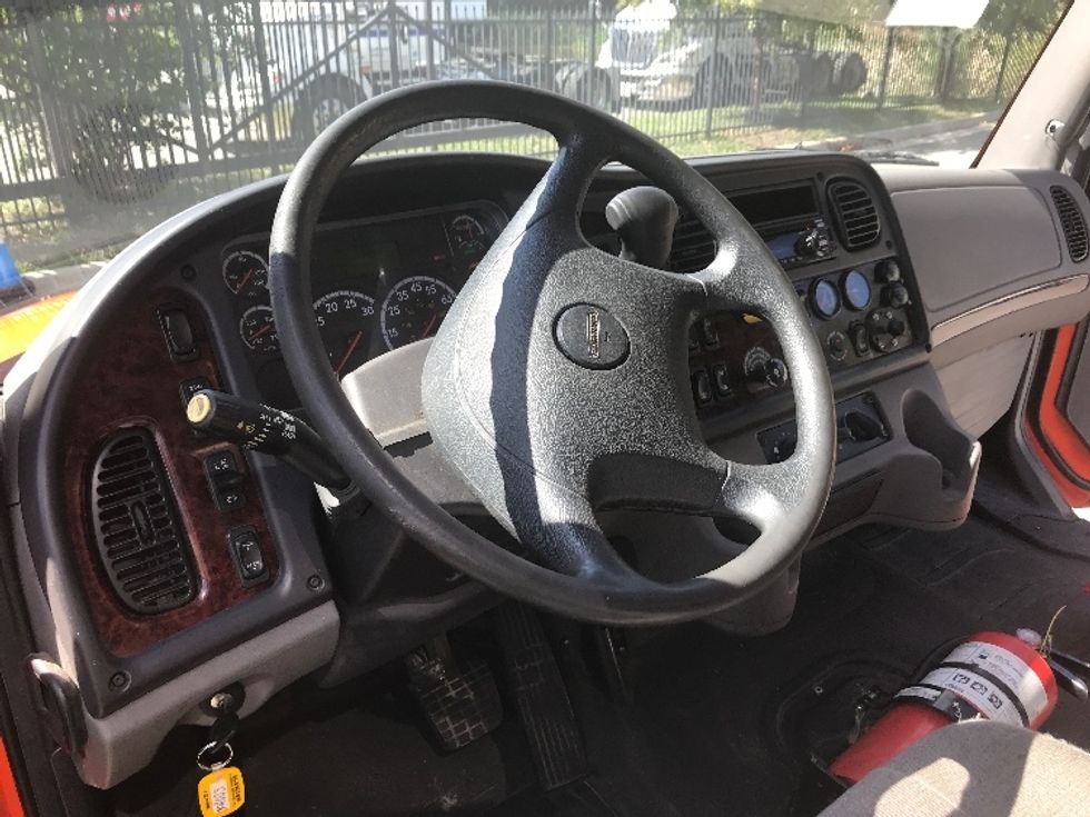 Medium Duty Box Truck-Light and Medium Duty Trucks-Freightliner-2021-M2-Ashland-VA-316,034\n\t\tmiles-$ 25,750 - Image 17