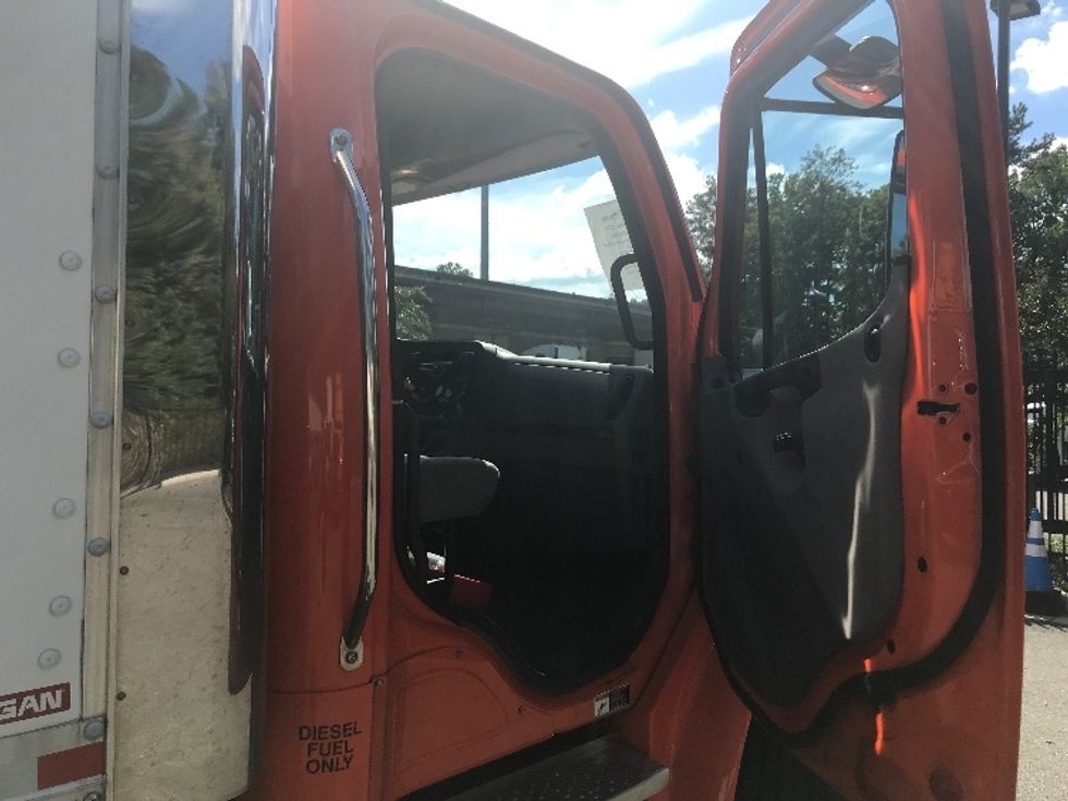 Medium Duty Box Truck-Light and Medium Duty Trucks-Freightliner-2021-M2-Ashland-VA-316,034\n\t\tmiles-$ 25,750 - Image 20