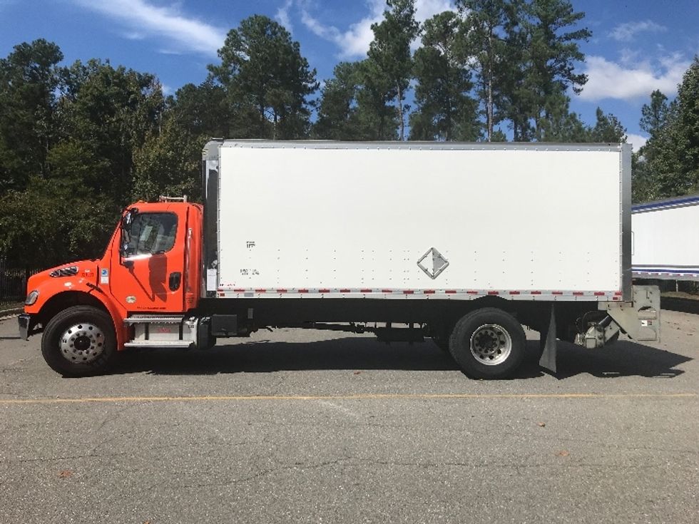 Medium Duty Box Truck-Light and Medium Duty Trucks-Freightliner-2021-M2-Ashland-VA-316,034\n\t\tmiles-$ 25,750 - Image 4