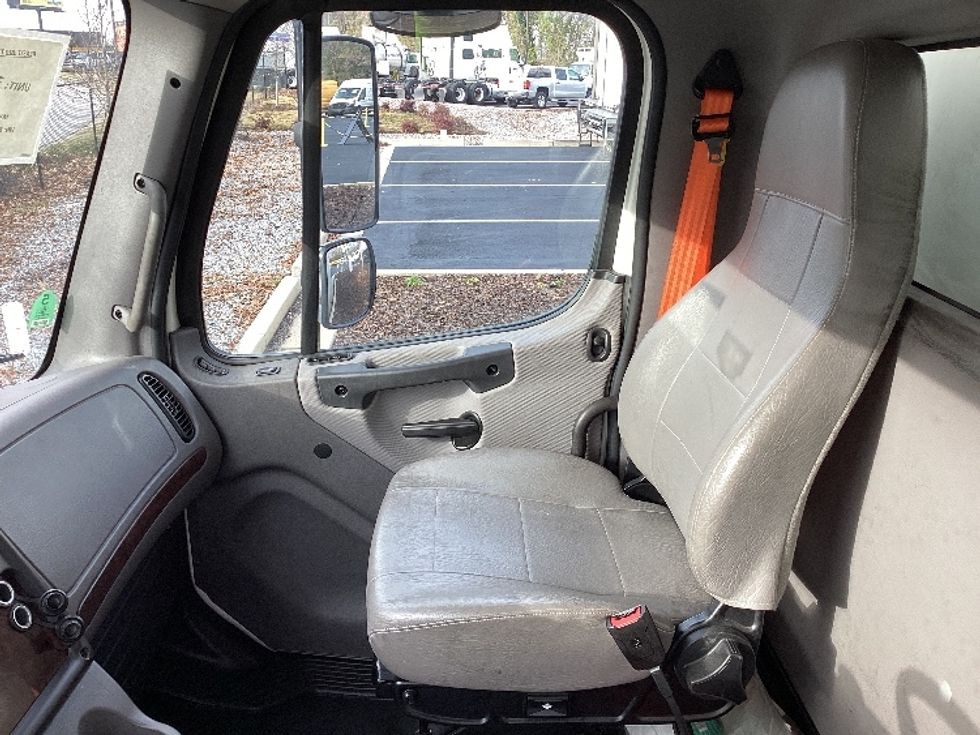 Medium Duty Box Truck-Light and Medium Duty Trucks-Freightliner-2021-M2-Atlanta (Forest Park)-GA-262,041\n\t\tmiles-$ 42,500 - Image 18