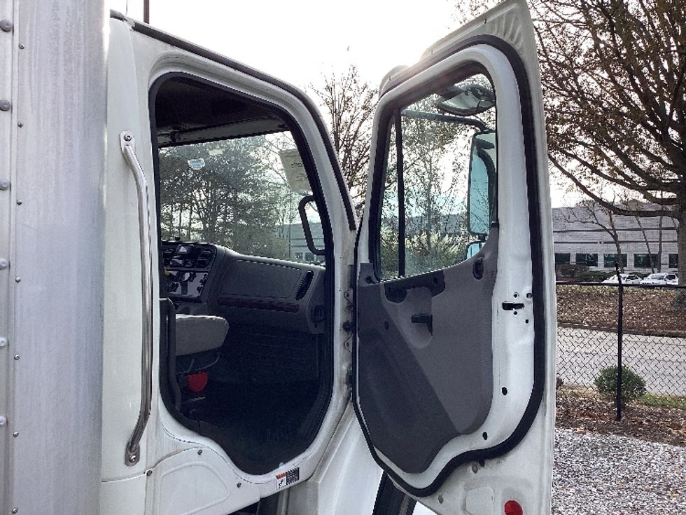 Medium Duty Box Truck-Light and Medium Duty Trucks-Freightliner-2021-M2-Atlanta (Forest Park)-GA-262,041\n\t\tmiles-$ 42,500 - Image 19