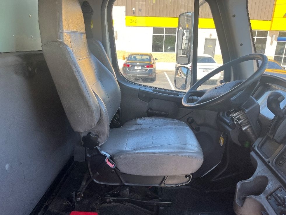 Medium Duty Box Truck-Light and Medium Duty Trucks-Freightliner-2021-M2-Atlanta (Forest Park)-GA-87,062\n\t\tmiles-$ 69,500 - Image 21
