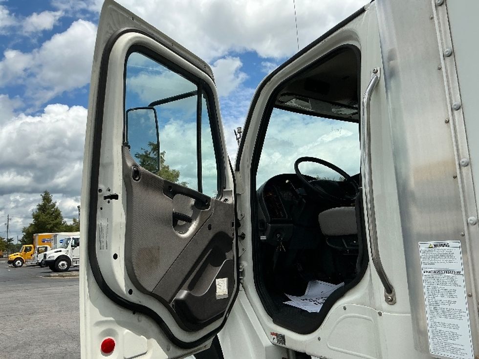 Medium Duty Box Truck-Light and Medium Duty Trucks-Freightliner-2021-M2-Augusta-GA-181,692\n\t\tmiles-$ 50,000 - Image 15