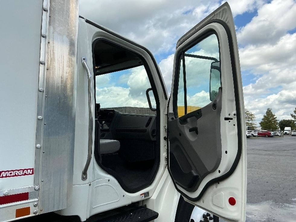 Medium Duty Box Truck-Light and Medium Duty Trucks-Freightliner-2021-M2-Augusta-GA-181,692\n\t\tmiles-$ 50,000 - Image 19