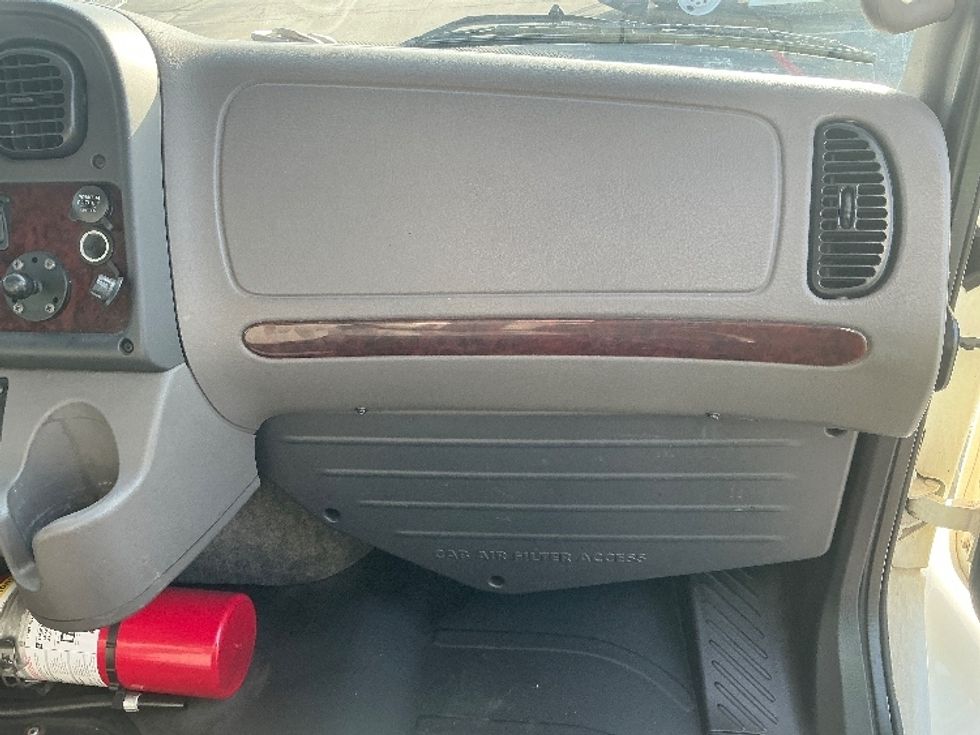 Medium Duty Box Truck-Light and Medium Duty Trucks-Freightliner-2021-M2-Austin-TX-181,365\n\t\tmiles-$ 59,750 - Image 21