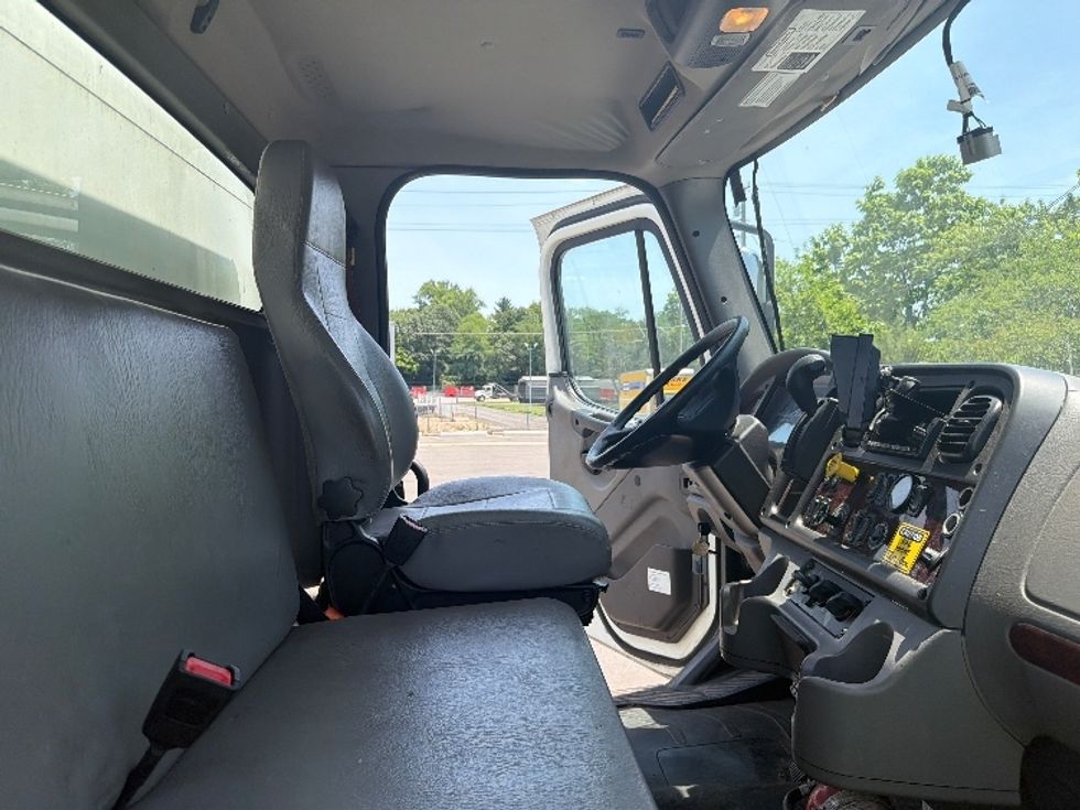Medium Duty Box Truck-Light and Medium Duty Trucks-Freightliner-2021-M2-Baltimore-MD-127,506\n\t\tmiles-$ 53,250 - Image 20