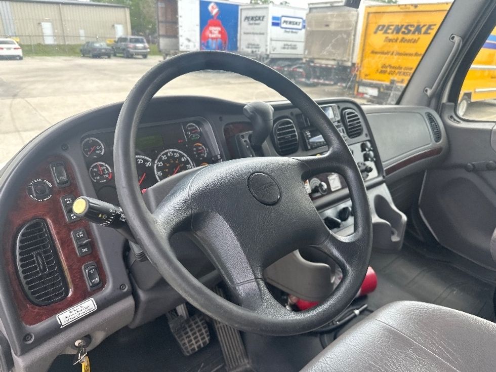 Medium Duty Box Truck-Light and Medium Duty Trucks-Freightliner-2021-M2-Baton Rouge-LA-118,426\n\t\tmiles-$ 71,250 - Image 17