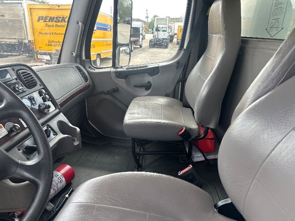 Medium Duty Box Truck-Light and Medium Duty Trucks-Freightliner-2021-M2-Baton Rouge-LA-118,426\n\t\tmiles-$ 71,250 - Image 19