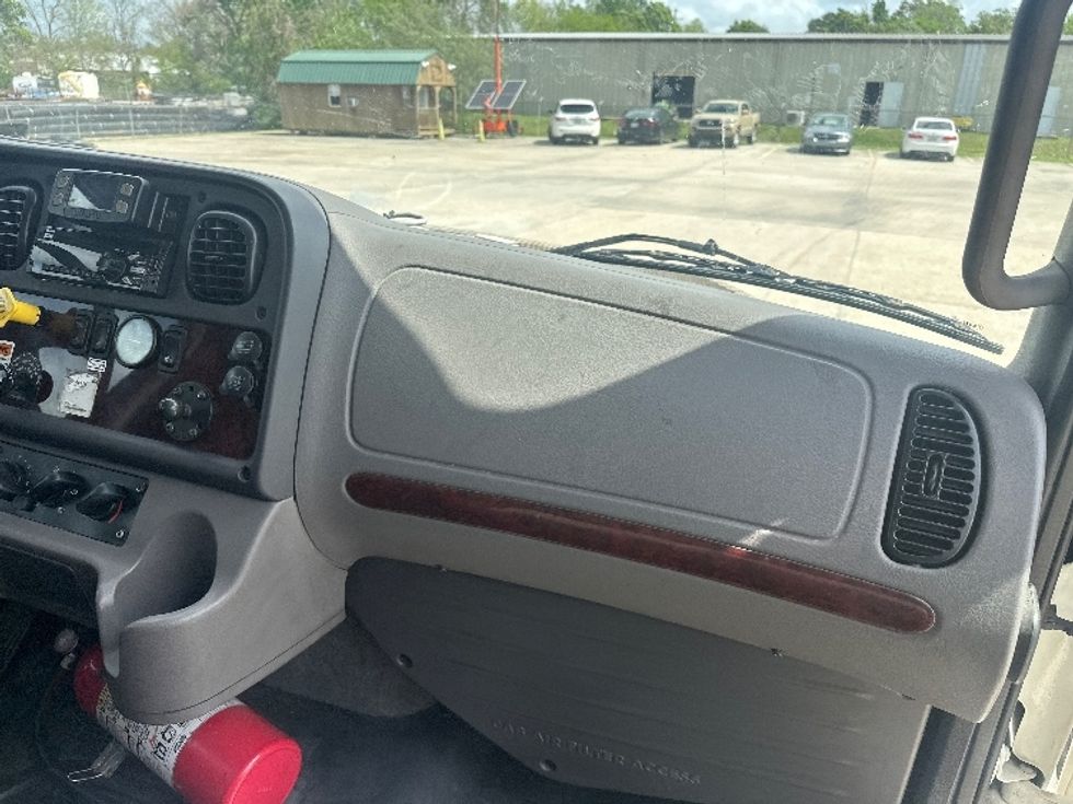 Medium Duty Box Truck-Light and Medium Duty Trucks-Freightliner-2021-M2-Baton Rouge-LA-118,426\n\t\tmiles-$ 71,250 - Image 21