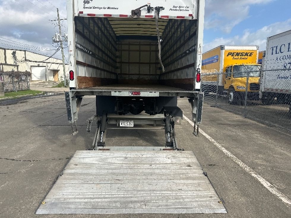 Medium Duty Box Truck-Light and Medium Duty Trucks-Freightliner-2021-M2-Baton Rouge-LA-118,426\n\t\tmiles-$ 71,250 - Image 9