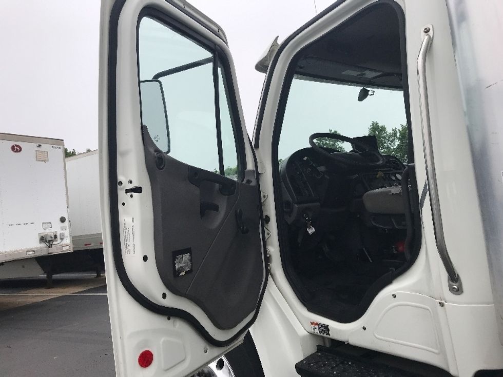 Medium Duty Box Truck-Light and Medium Duty Trucks-Freightliner-2021-M2-Bensalem-PA-195,257\n\t\tmiles-$ 48,250 - Image 16