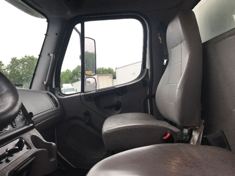 Medium Duty Box Truck-Light and Medium Duty Trucks-Freightliner-2021-M2-Bensalem-PA-195,257\n\t\tmiles-$ 48,250 - Image 19