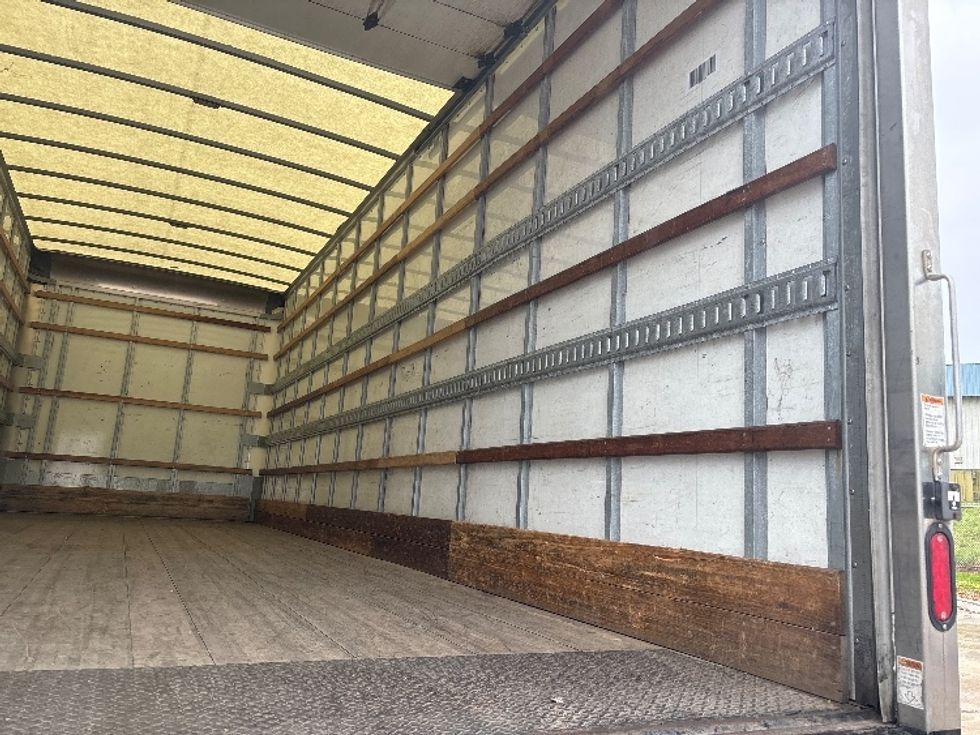 Medium Duty Box Truck-Light and Medium Duty Trucks-Freightliner-2021-M2-Bessemer-AL-141,893\n\t\tmiles-$ 74,250 - Image 12