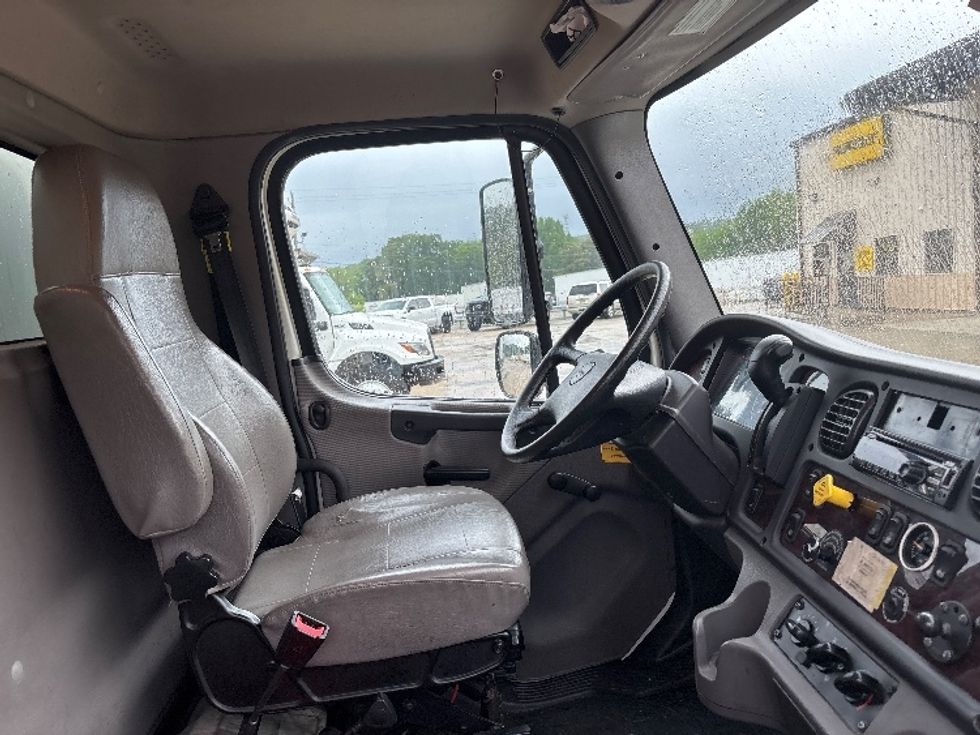 Medium Duty Box Truck-Light and Medium Duty Trucks-Freightliner-2021-M2-Bessemer-AL-141,893\n\t\tmiles-$ 74,250 - Image 22