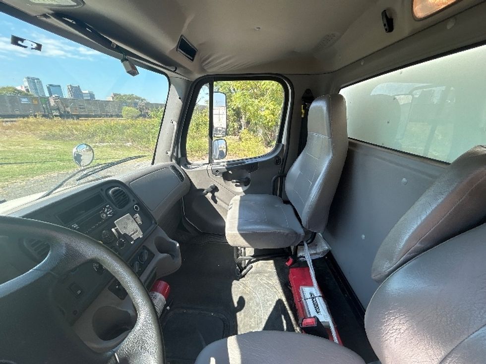 Medium Duty Box Truck-Light and Medium Duty Trucks-Freightliner-2021-M2-Birmingham-AL-103,846\n\t\tmiles-$ 76,250 - Image 19