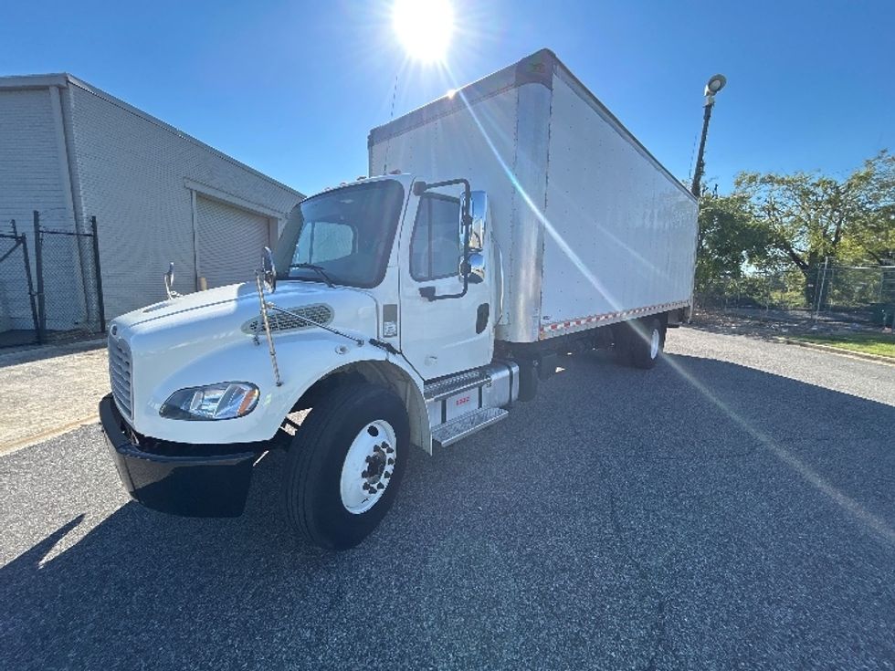 Medium Duty Box Truck-Light and Medium Duty Trucks-Freightliner-2021-M2-Birmingham-AL-103,846\n\t\tmiles-$ 76,250 - Image 3