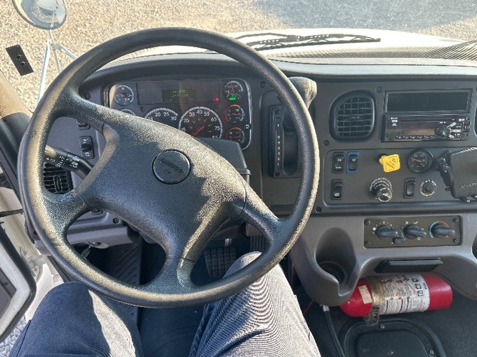 Medium Duty Box Truck-Light and Medium Duty Trucks-Freightliner-2021-M2-Birmingham-AL-108,990\n\t\tmiles-$ 75,750 - Image 17