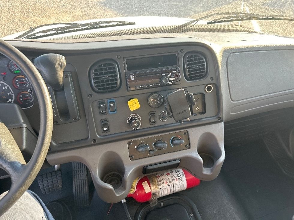 Medium Duty Box Truck-Light and Medium Duty Trucks-Freightliner-2021-M2-Birmingham-AL-108,990\n\t\tmiles-$ 75,750 - Image 18