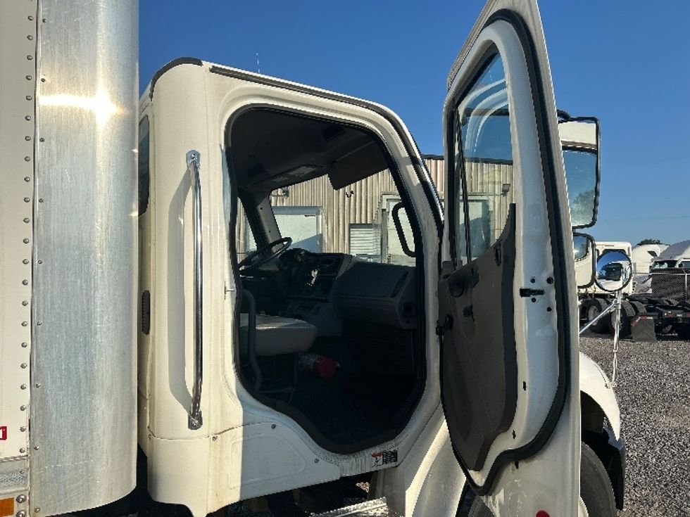 Medium Duty Box Truck-Light and Medium Duty Trucks-Freightliner-2021-M2-Birmingham-AL-108,990\n\t\tmiles-$ 75,750 - Image 20