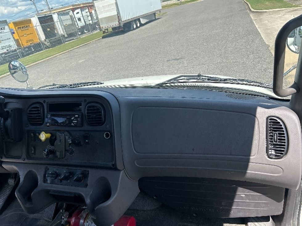 Medium Duty Box Truck-Light and Medium Duty Trucks-Freightliner-2021-M2-Birmingham-AL-89,217\n\t\tmiles-$ 78,000 - Image 21