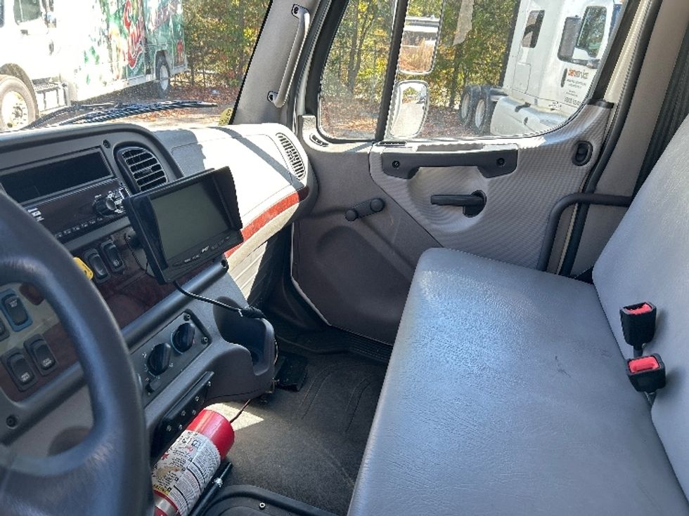 Medium Duty Box Truck-Light and Medium Duty Trucks-Freightliner-2021-M2-Blountville-TN-179,595\n\t\tmiles-$ 53,500 - Image 19
