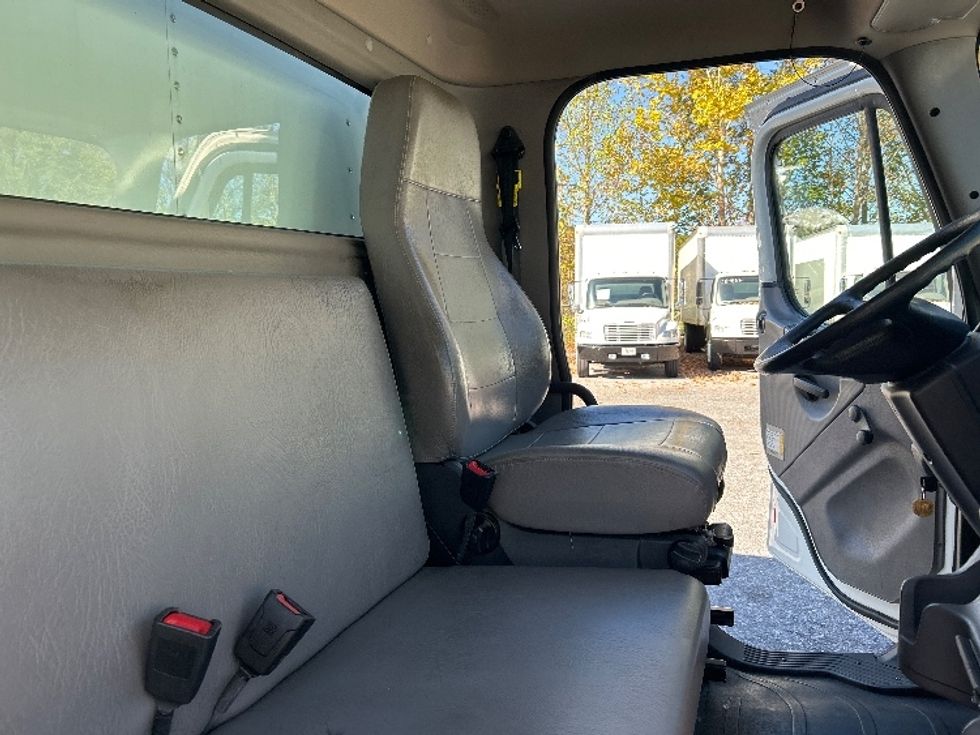 Medium Duty Box Truck-Light and Medium Duty Trucks-Freightliner-2021-M2-Blountville-TN-179,595\n\t\tmiles-$ 53,500 - Image 22