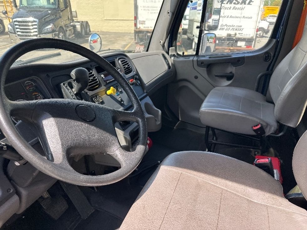 Medium Duty Box Truck-Light and Medium Duty Trucks-Freightliner-2021-M2-Braintree-MA-142,792\n\t\tmiles-$ 56,500 - Image 16