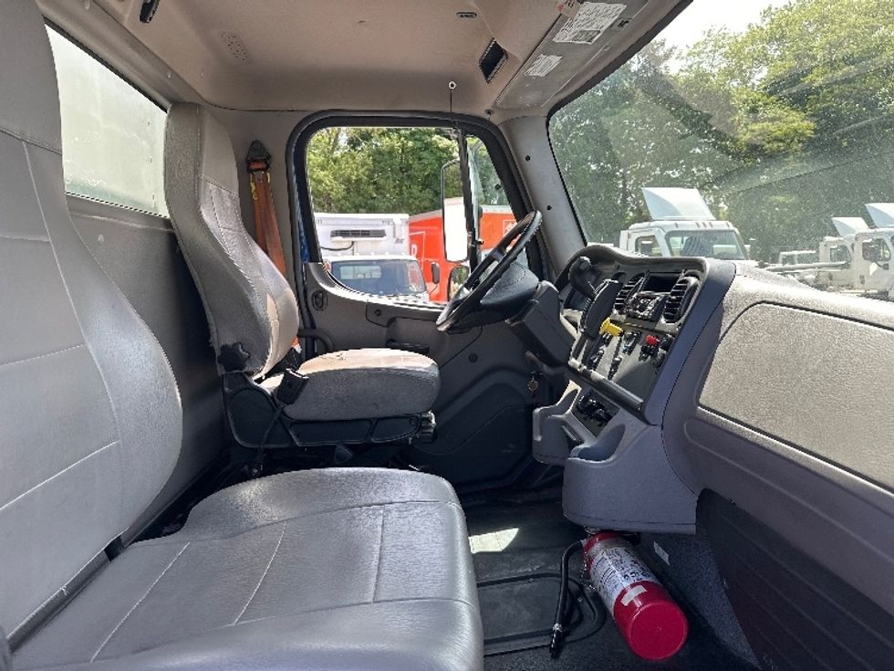 Medium Duty Box Truck-Light and Medium Duty Trucks-Freightliner-2021-M2-Braintree-MA-142,792\n\t\tmiles-$ 56,500 - Image 21