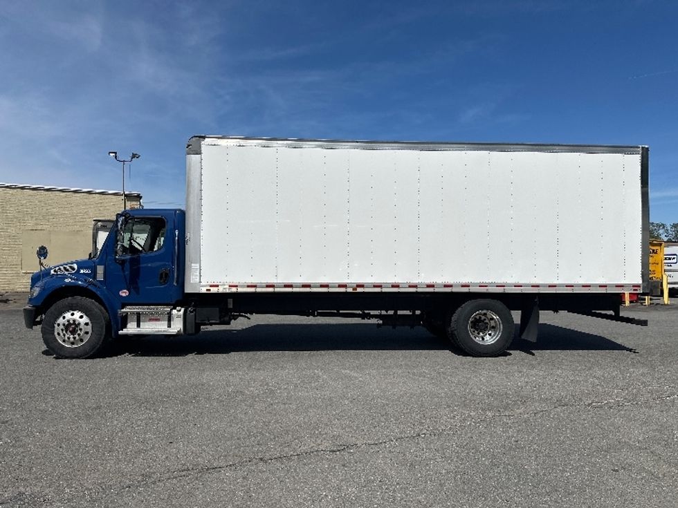 Medium Duty Box Truck-Light and Medium Duty Trucks-Freightliner-2021-M2-Braintree-MA-142,792\n\t\tmiles-$ 56,500 - Image 4