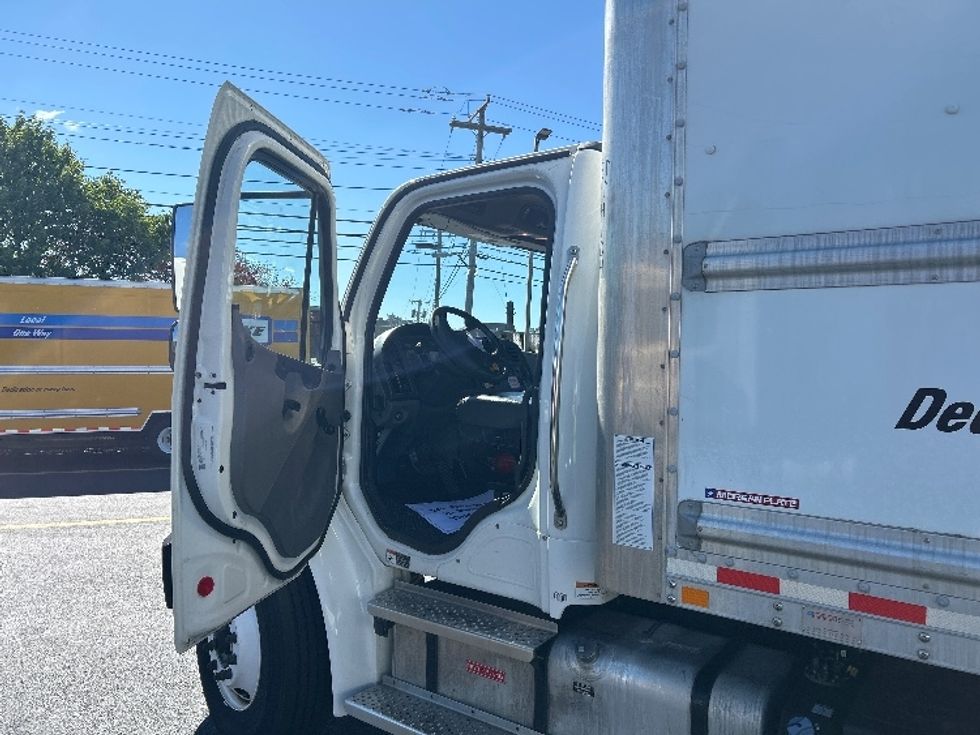 Medium Duty Box Truck-Light and Medium Duty Trucks-Freightliner-2021-M2-Braintree-MA-237,422\n\t\tmiles-$ 42,750 - Image 16