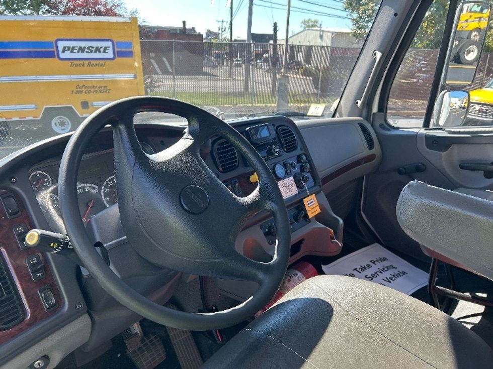 Medium Duty Box Truck-Light and Medium Duty Trucks-Freightliner-2021-M2-Braintree-MA-237,422\n\t\tmiles-$ 42,750 - Image 17