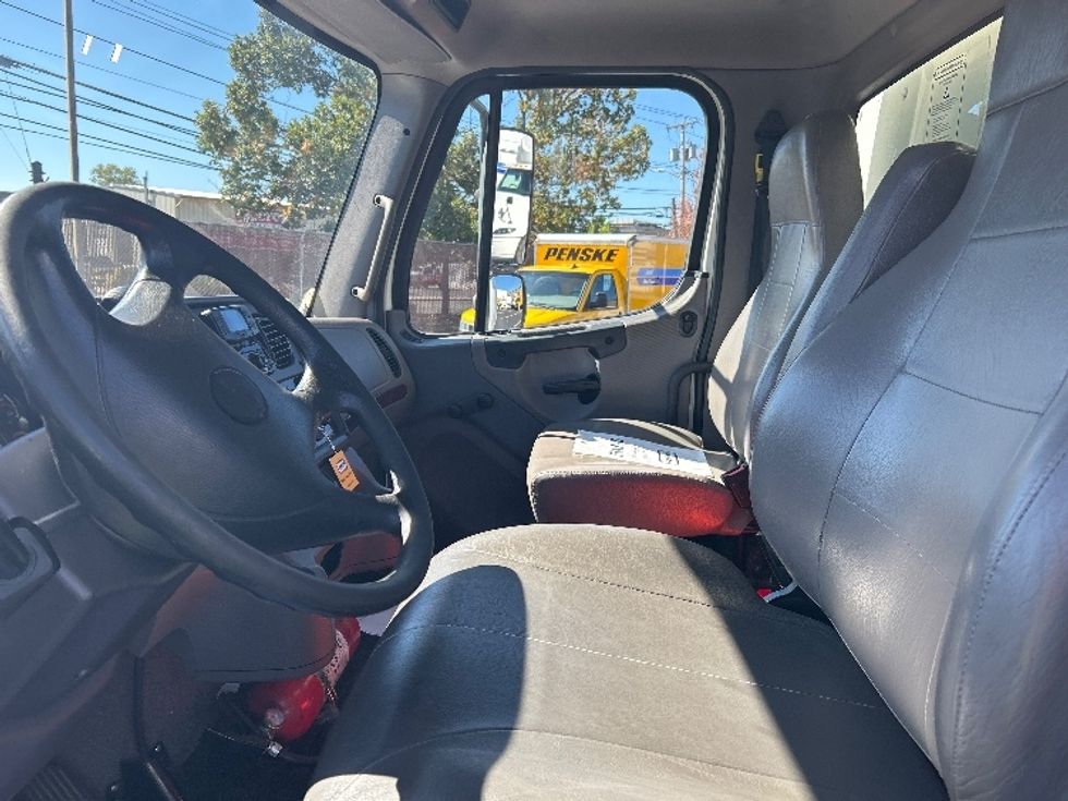 Medium Duty Box Truck-Light and Medium Duty Trucks-Freightliner-2021-M2-Braintree-MA-237,422\n\t\tmiles-$ 42,750 - Image 19