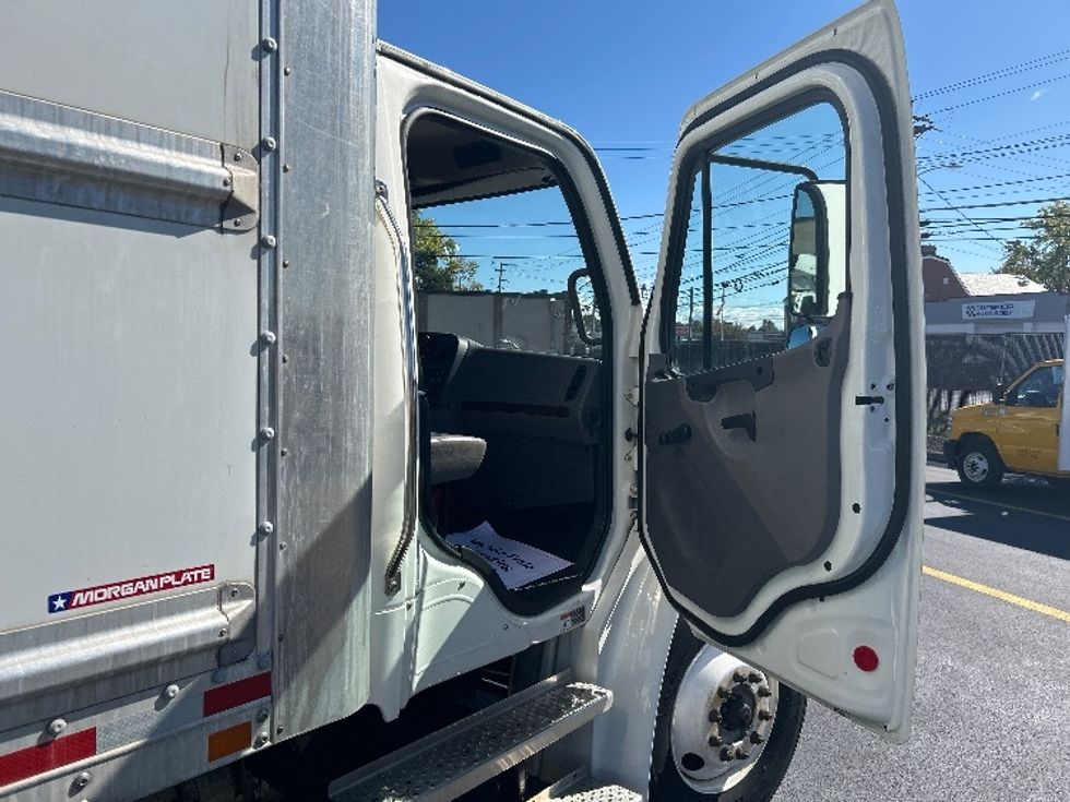 Medium Duty Box Truck-Light and Medium Duty Trucks-Freightliner-2021-M2-Braintree-MA-237,422\n\t\tmiles-$ 42,750 - Image 20